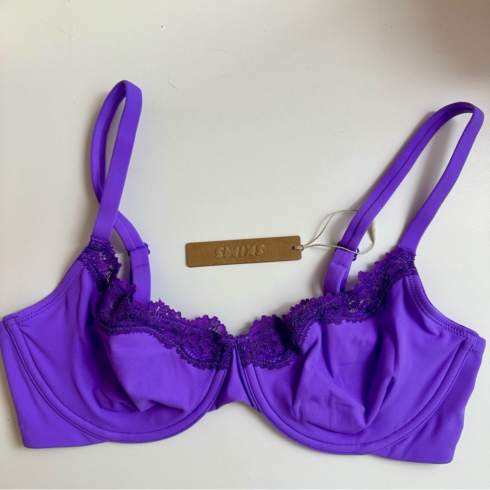 SKIMS Fits Everybody Lace Bra— BRAND NEW WITH TAGS. Never worn